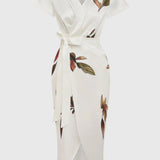 שמלת סאטן לבנה של ליה