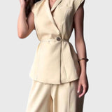 טופ בסגנון אלגנט של יעל