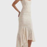 שמלת פרחונית כחולה של רומי