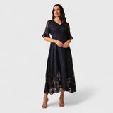 שמלת מקסי תחרה עם קפלים ונצנצים