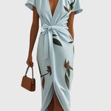 שמלת סאטן לבנה של ליה