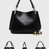 מאיה עם דוגמת תנין