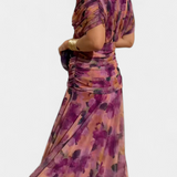 אלונדרה שמלה ארוכה עם הדפס פרחוני פנטזיה וצווארון בצורת V