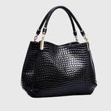 מאיה עם דוגמת תנין